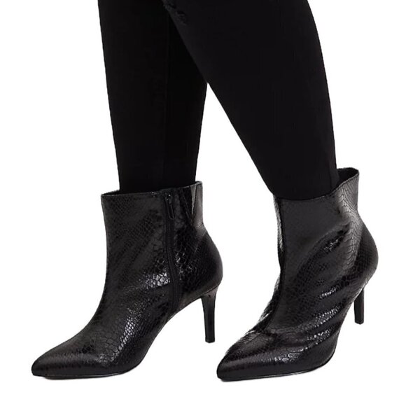 Torrid NEW Black Faux Leather Snake Print Side Zip Pointed Toe Booties 8.5WW - Picture 1 of 9